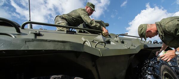 БТР-82А. Акс аз бойгонӣ - Sputnik Тоҷикистон