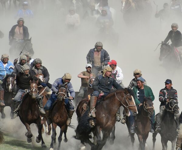 Бузкаши: национальная забава на лошадях - Sputnik Таджикистан