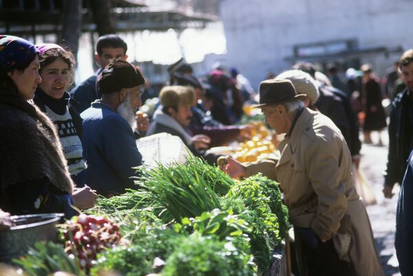 На рынке в Таджикистане. Архивное фото - Sputnik Таджикистан