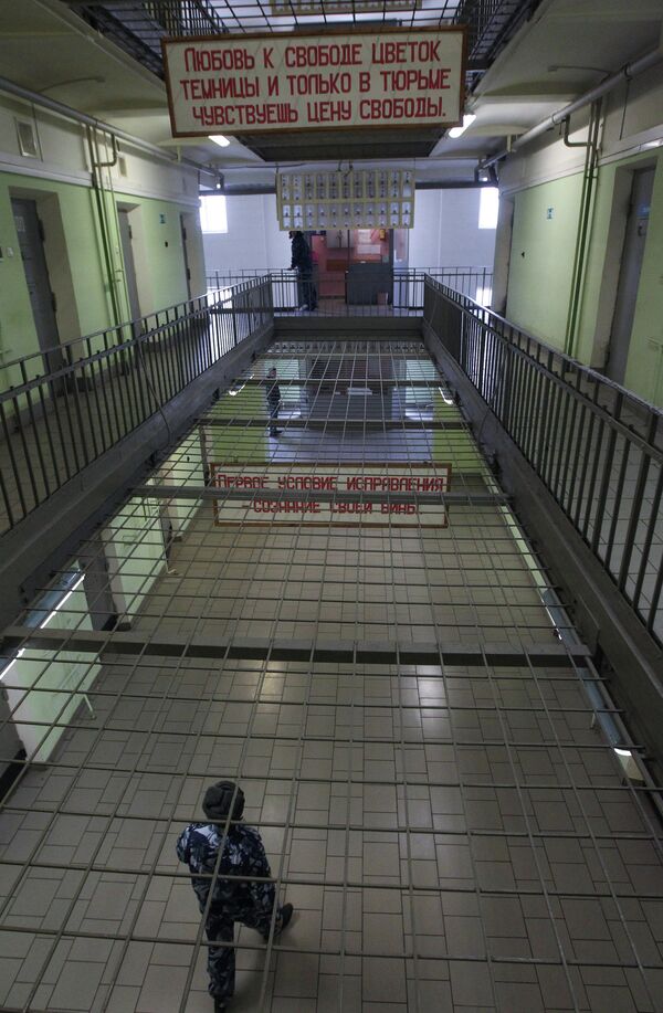 Тюремный коридор следственного изолятора. Архивное фото - Sputnik Таджикистан