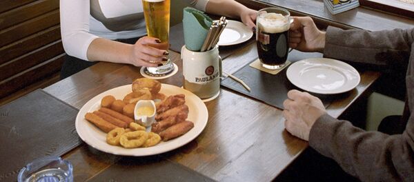 В ресторане В ресторане - Sputnik Таджикистан