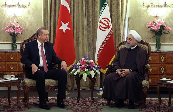 Встреча президента Турции Реджепа Эрдогана со своим иранским коллегой Хасаном Роухани - Sputnik Таджикистан