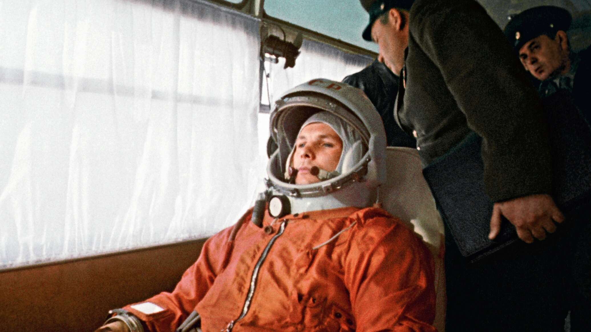 Полет первого в мире космонавта юрия