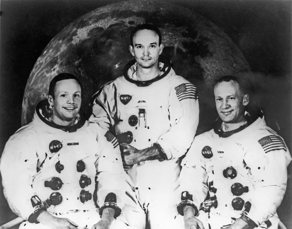 Экипаж американского космического корабля Аполлон-11 Экипаж американского космического корабля Аполлон-11 - Sputnik Тоҷикистон