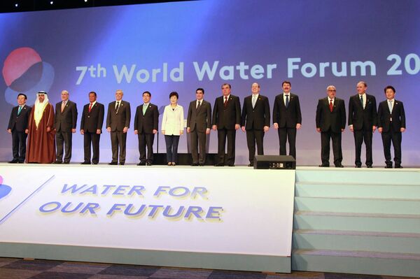 Президент Таджикистана Эмомали Рахмон принял участие на 7-ом Всемирном водном форуме. - Sputnik Таджикистан