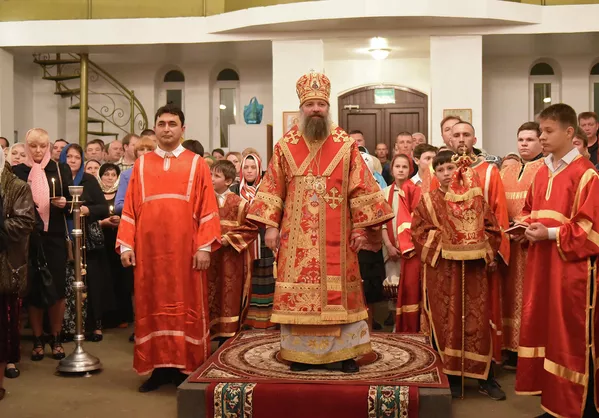 Пешвози иди Пок (Пасха)-и насрониҳои ортодокс дар Душанбе Пешвози иди Пок (Пасха)-и насрониҳои ортодокс дар Душанбе - Sputnik Тоҷикистон