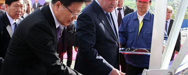 Церемония закладки основного камня в строительство 500 кВт линии электропередачи Душанбе - РРП Церемония закладки основного камня в строительство 500 кВт линии электропередачи Душанбе - РРП - Sputnik Таджикистан