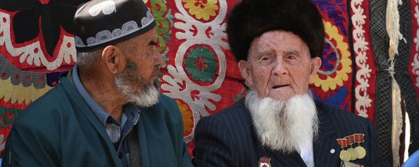 Таджикские пенсионеры, архивное фото Таджикские пенсионеры, архивное фото - Sputnik Таджикистан