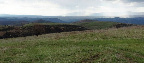 По словам местных жителей в этих холмах Энвер-паша встретил свою смерть - Sputnik Тоҷикистон
