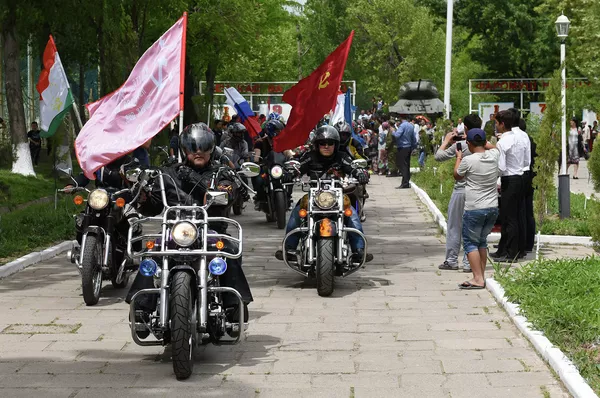 Гузашти мошинҳову мотосиклҳо - “Субҳи Пирӯзӣ” Гузашти мошинҳову мотосиклҳо - “Субҳи Пирӯзӣ” - Sputnik Тоҷикистон