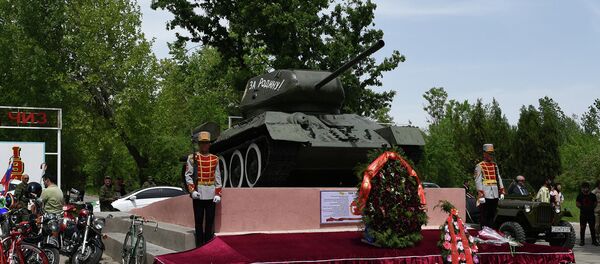 Танк Т-34 в Парке Победы в Турсунзаде, архивное фото - Sputnik Таджикистан