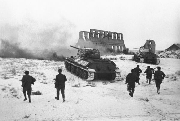 Советские бойцы атакуют немецкий опорный пункт. Великая Отечественная война (1941-1945). - Sputnik Таджикистан