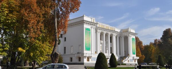 Здание театра оперы и балета им. Садриддина Айни, архивное фото - Sputnik Тоҷикистон