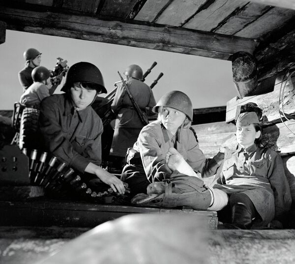 Сцена из кинофильма А зори здесь тихие… - Sputnik Таджикистан