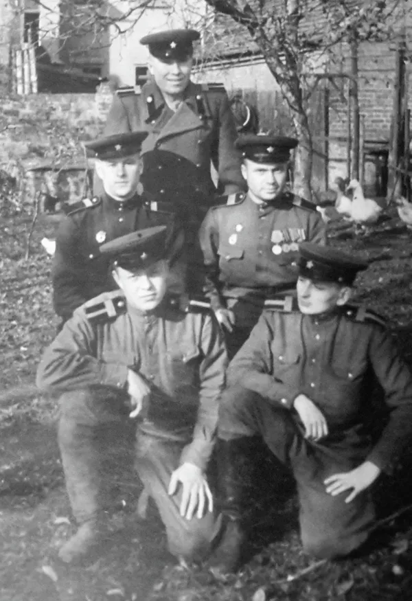 Маргро фиреб доду то Берлин рафт: саргузашти аҷибу ғариби Олег Соболев Маргро фиреб доду то Берлин рафт: саргузашти аҷибу ғариби Олег Соболев - Sputnik Тоҷикистон