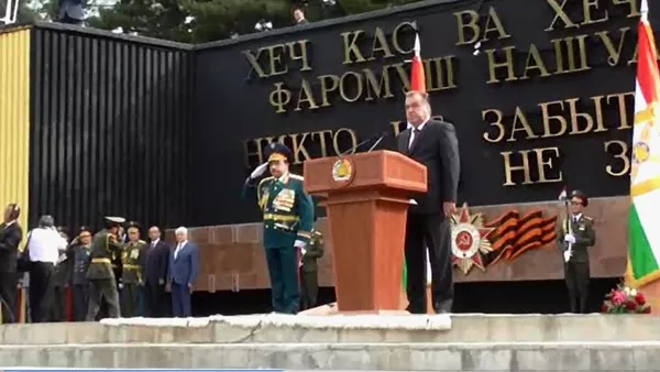 Рӯзи пирӯзӣ дар Душанбе шодӣ бо ашкҳо дар чашм - Sputnik Тоҷикистон