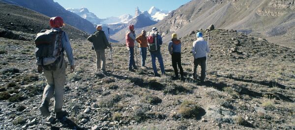 Кӯҳнавардон дар кӯҳҳои Помир. Акс аз бойгонӣ - Sputnik Тоҷикистон