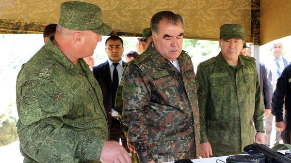 Эмомали Рахмон на открытии новой тренировочной базы в Ромите - Sputnik Таджикистан