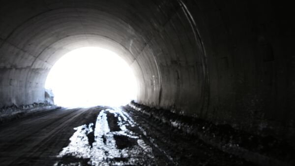 Тоннель по дороге Душанбе - Худжанд, архивное фото - Sputnik Тоҷикистон