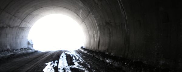 Нақбе дар роҳи Душанбе - Хуҷанд. Акс аз бойгонӣ Нақбе дар роҳи Душанбе - Хуҷанд. Акс аз бойгонӣ - Sputnik Тоҷикистон