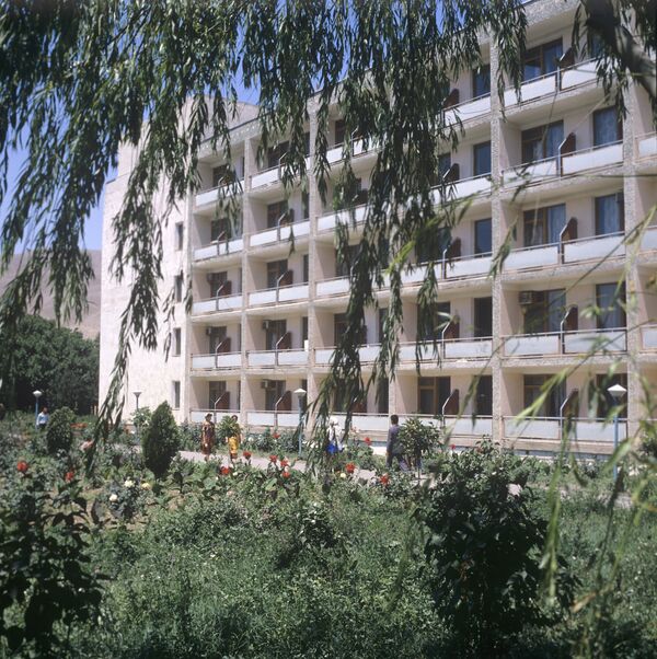 Корпус санатория Зумрад. Архивное фото - Sputnik Таджикистан