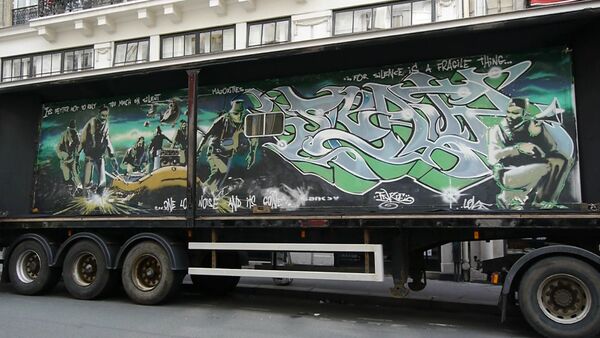 Граффити за €625 тысяч: как ушел с молотка шедевр стрит-арта кисти Бэнкси - Sputnik Таджикистан