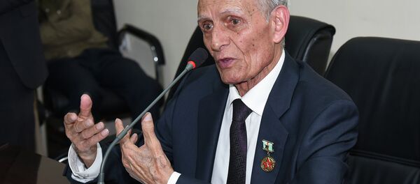 Мумин Каноат. Архивное фото - Sputnik Тоҷикистон