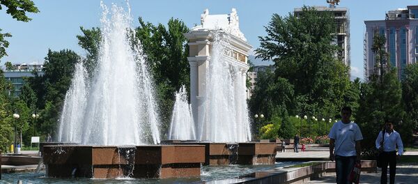 Фаввораҳои боғи Рӯдакӣ. Акс аз бойгонӣ - Sputnik Тоҷикистон