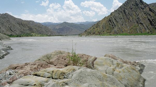 Пограничная с Афганистаном река Пяндж, архивное фото - Sputnik Тоҷикистон