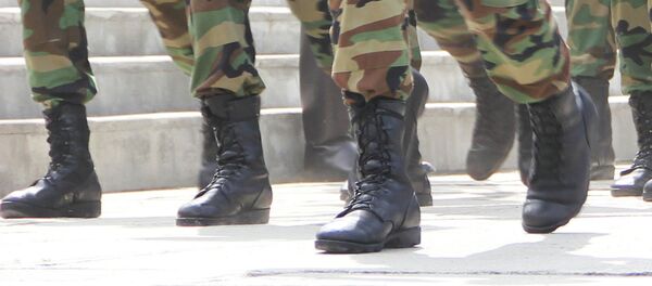 Маршировка военнослужащих. Архивное фото - Sputnik Тоҷикистон