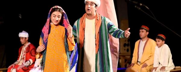 Ҷашнвораи театрии Парасту дар Душанбе ифтитоҳ шуд - Sputnik Тоҷикистон