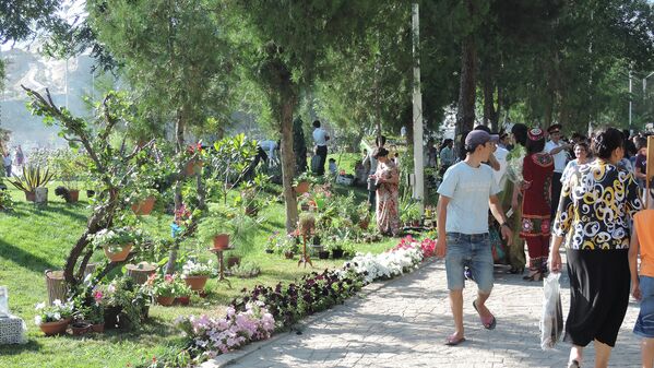Фестиваль плова и цветов в Худжанде - Sputnik Таджикистан