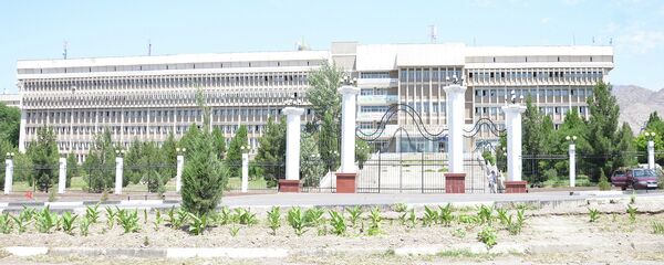 Донишгоҳи давлатии Хуҷанд. Акс аз бойгонӣ Донишгоҳи давлатии Хуҷанд. Акс аз бойгонӣ - Sputnik Тоҷикистон