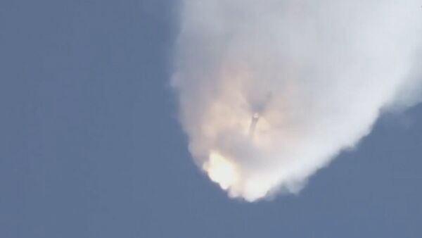 Ракета Falcon 9 разлетелась на куски после старта к МКС. Кадры взрыва - Sputnik Таджикистан