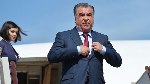 Прилет президента Таджикистана Эмомали Рахмона в Москву - Sputnik Тоҷикистон