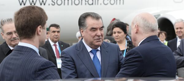 Прилёт в Уфу Президента Республики Таджикистан Эмомали Рахмона - Sputnik Тоҷикистон