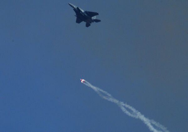 Сброс бомбы B61-12 без заряда с истребителя F-15E на полигоне Тонопа в штате Невада, США - Sputnik Таджикистан