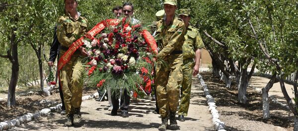 Годовщина трагических событий, на 12-й заставе Московского пограничного отряда 13 июля 1993 года - Sputnik Таджикистан