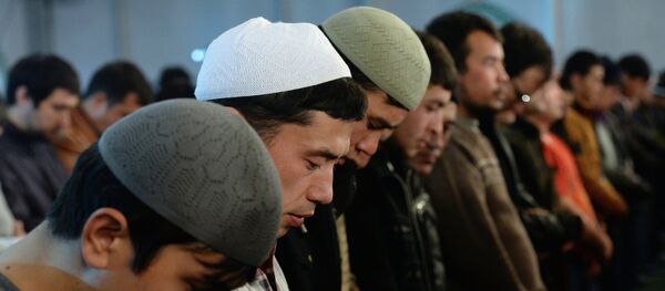 Намози ҷамоат дар Маскав - Sputnik Тоҷикистон