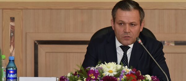 Рухулло Хакимзода на пресс-конференции Амонатбанка - Sputnik Тоҷикистон