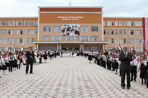 Открытие школы №2 в Рогуне. 15 июля 2015 года - Sputnik Таджикистан