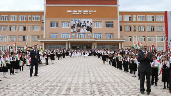 Открытие школы №2 в Рогуне. 15 июля 2015 года - Sputnik Таджикистан