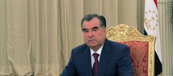 Эмомалӣ Раҳмон аснои ироаи табрикот ба мардуми кишвар дар иди Саиди Фитр - Sputnik Тоҷикистон