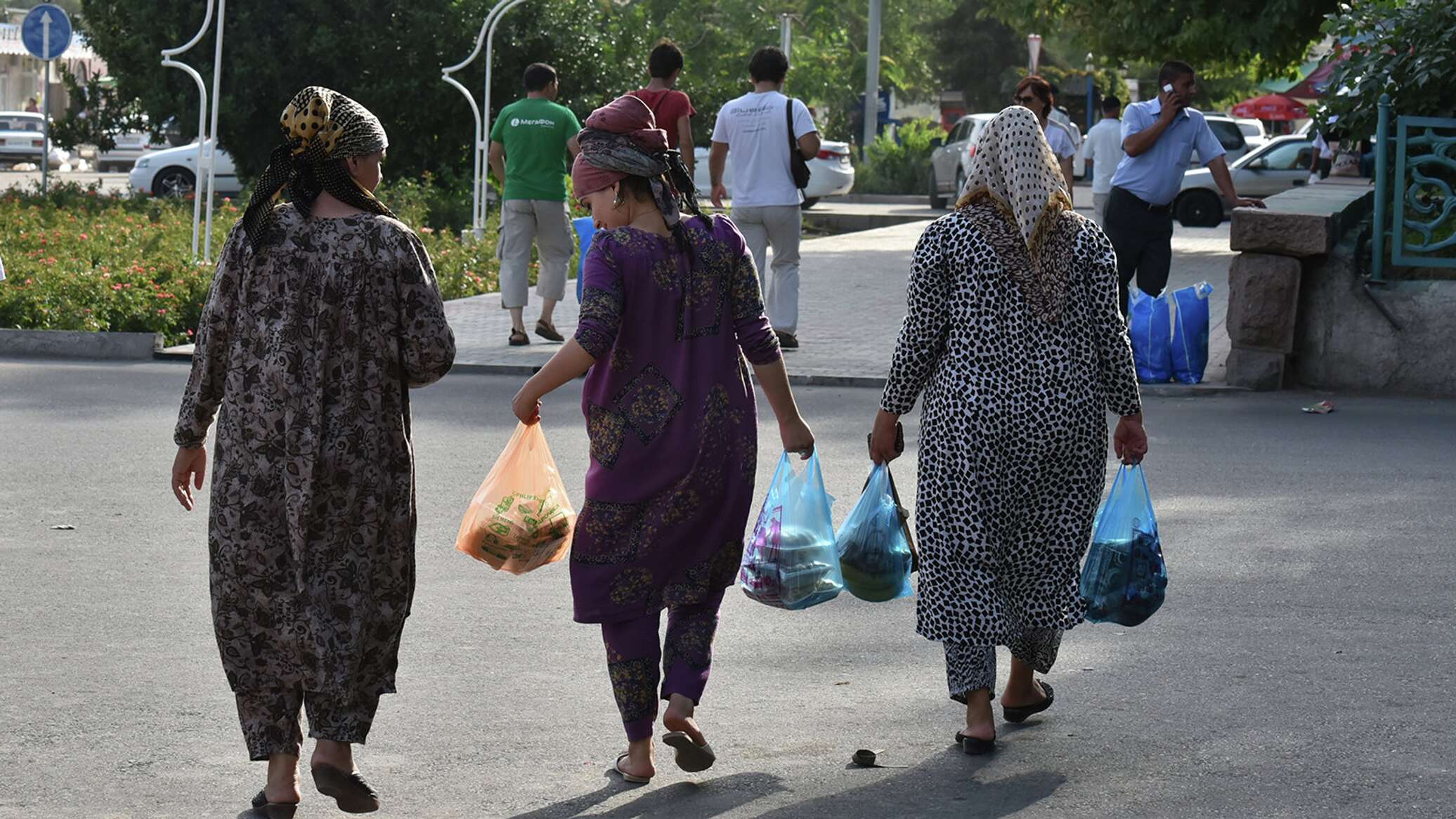 Душанбе шохмансур. Таджикистан нищета. Беднота Таджикистана. Шохмансур. Таджикская семья.