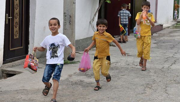 Дети в праздник Ид-аль-фитр - Sputnik Таджикистан