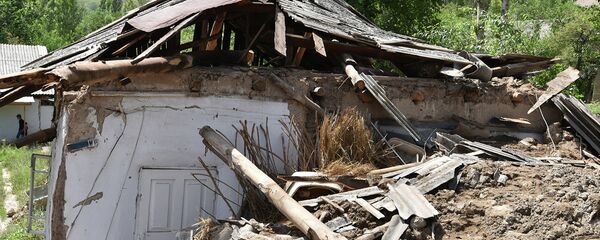 Последствия схода сели в селе Бердак. 23 июля 2015 года Последствия схода сели в селе Бердак. 23 июля 2015 года - Sputnik Тоҷикистон