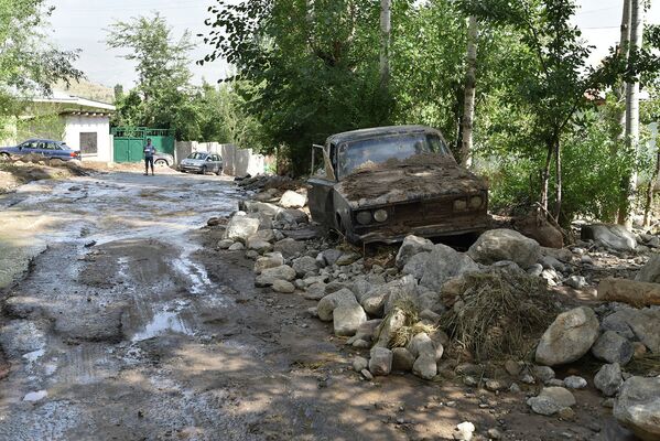 Последствия схода селевого потока в кишлаке Бедак - Sputnik Таджикистан