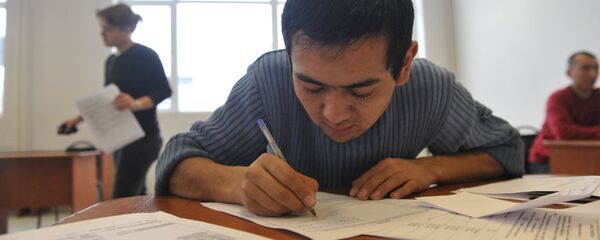 Экзамен по русскому языку для мигрантов, архивное фото - Sputnik Тоҷикистон