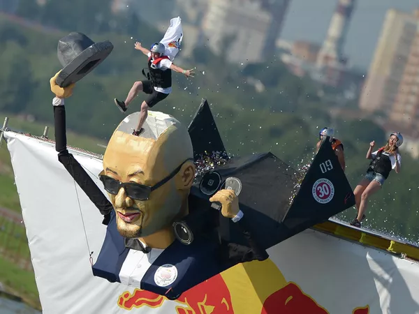 Рӯзи парвози Red Bull Flugtag 2015 Рӯзи парвози Red Bull Flugtag 2015 - Sputnik Тоҷикистон
