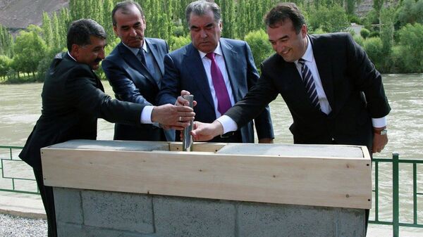 Эмомали Рахмон заложил первый камень в основание ГЭС Себзор - Sputnik Таджикистан
